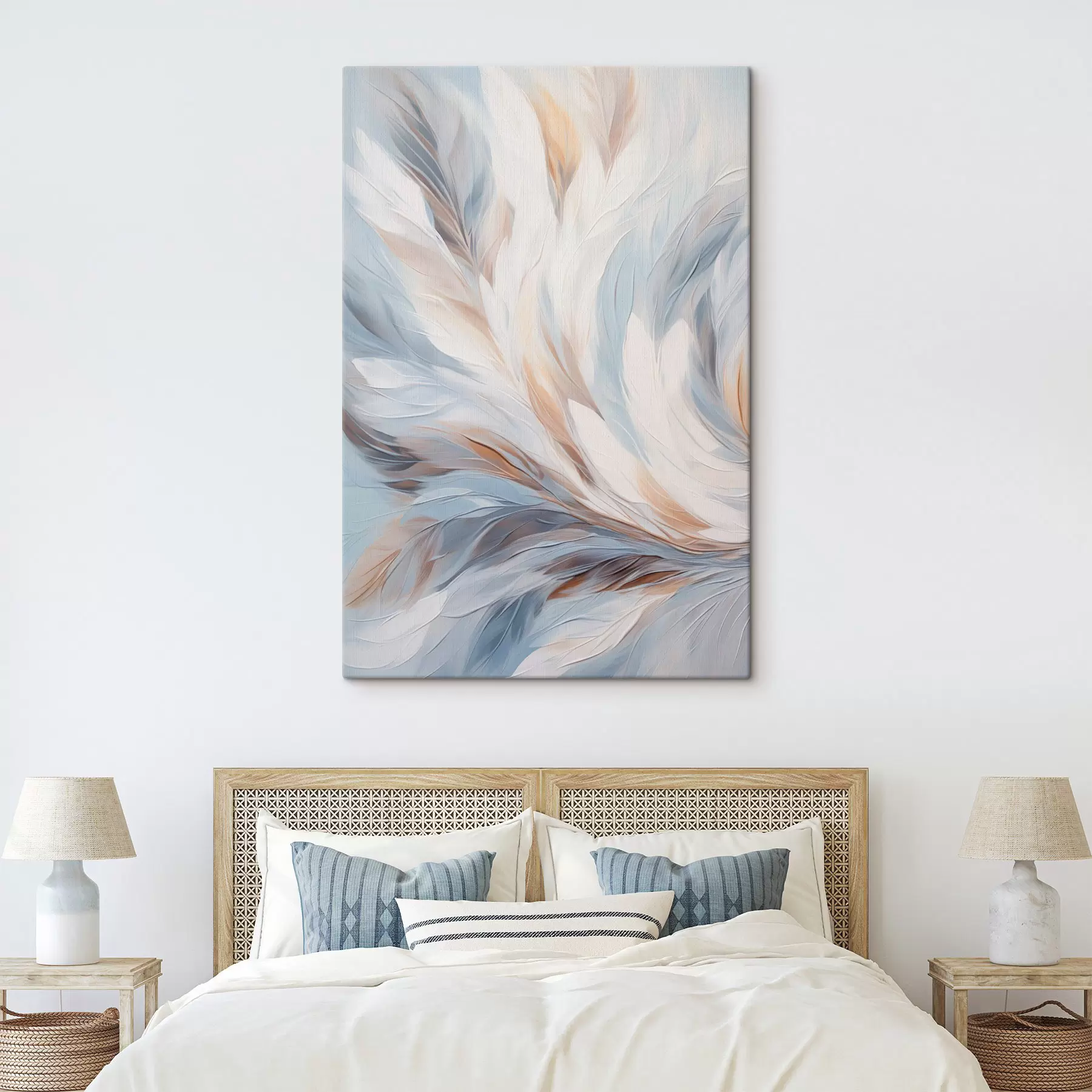 Obraz Abstraktní malba peří v odstínech bílé, modré a hnědé barvy, s jemnou, plynulou texturou a světlým pozadím. Č. s47417