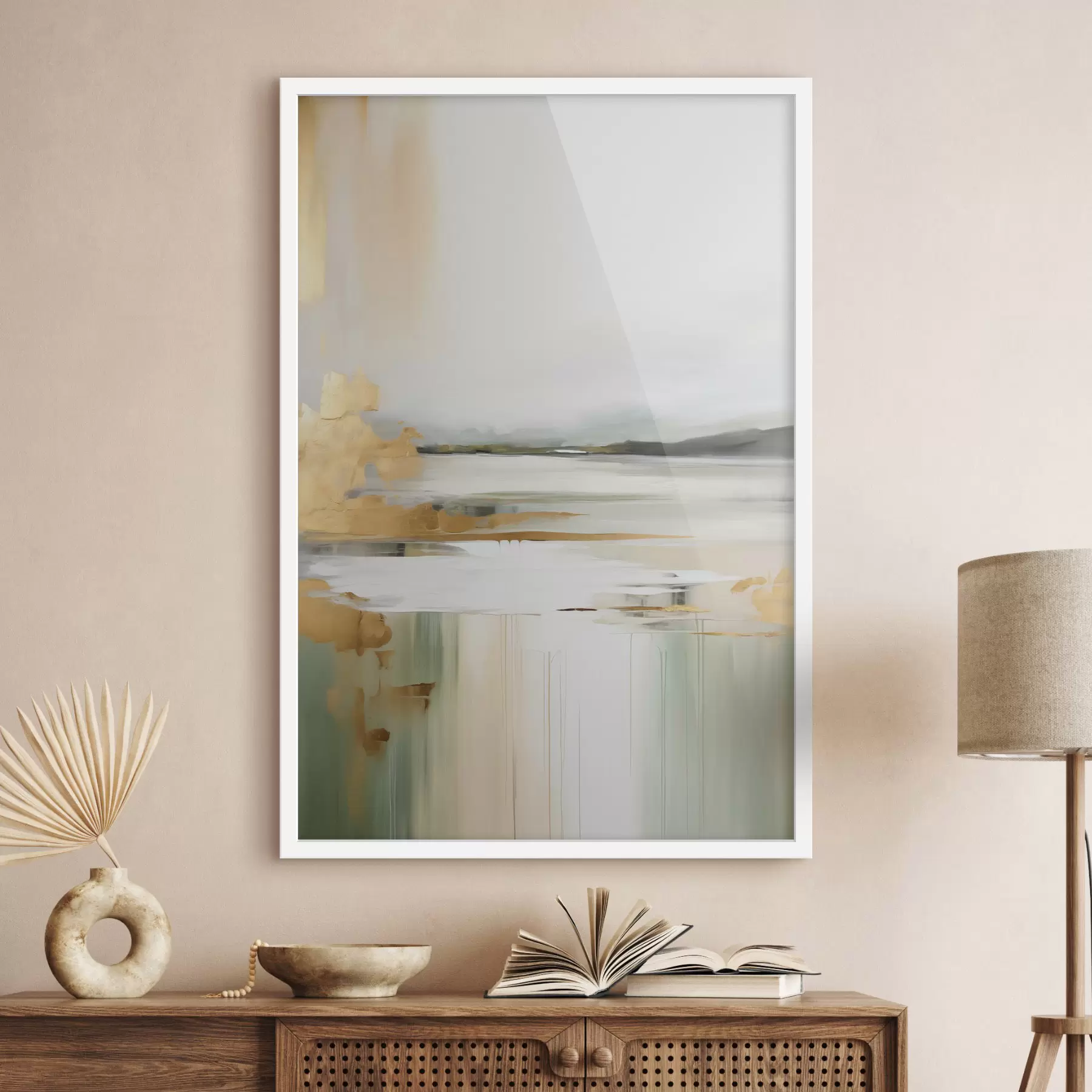 Fototapet Abstraktní krajina se žlutými a zelenými tóny, voda odrážející oblohu a vzdálené hory, bledá, zamlžená obloha f47438