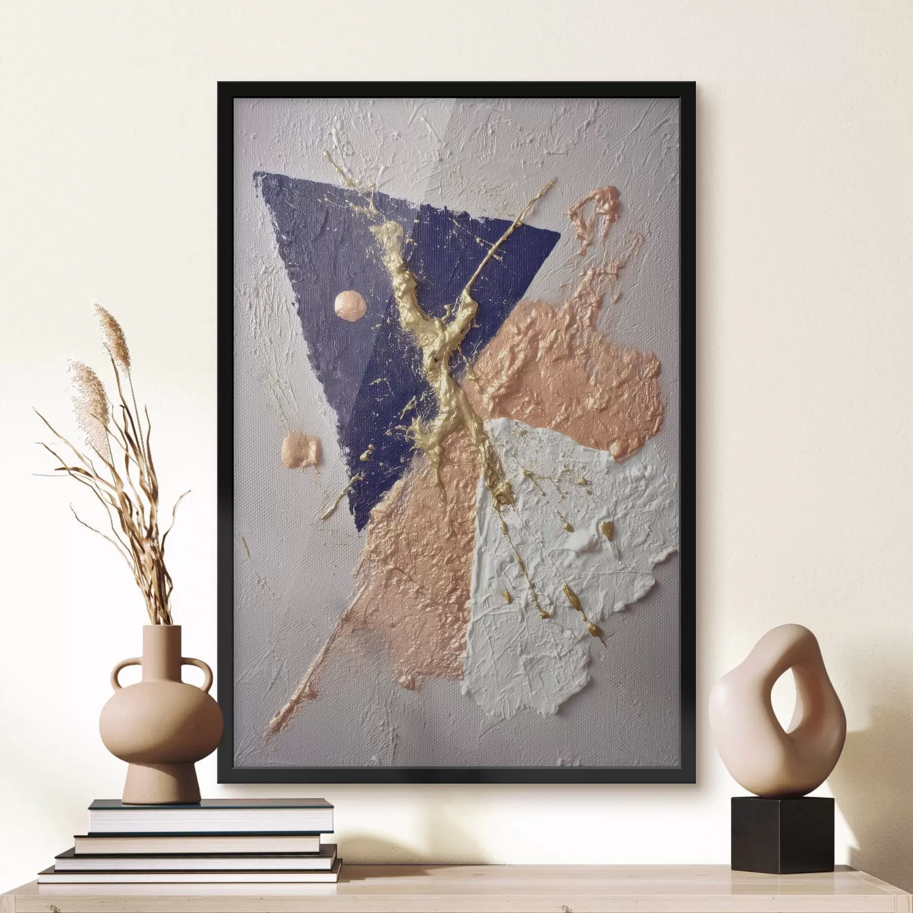 Fototapet Abstraktní kompozice s tmavě modrým trojúhelníkem a reliéfními tahy štětcem ve stylu olejomalby f46953