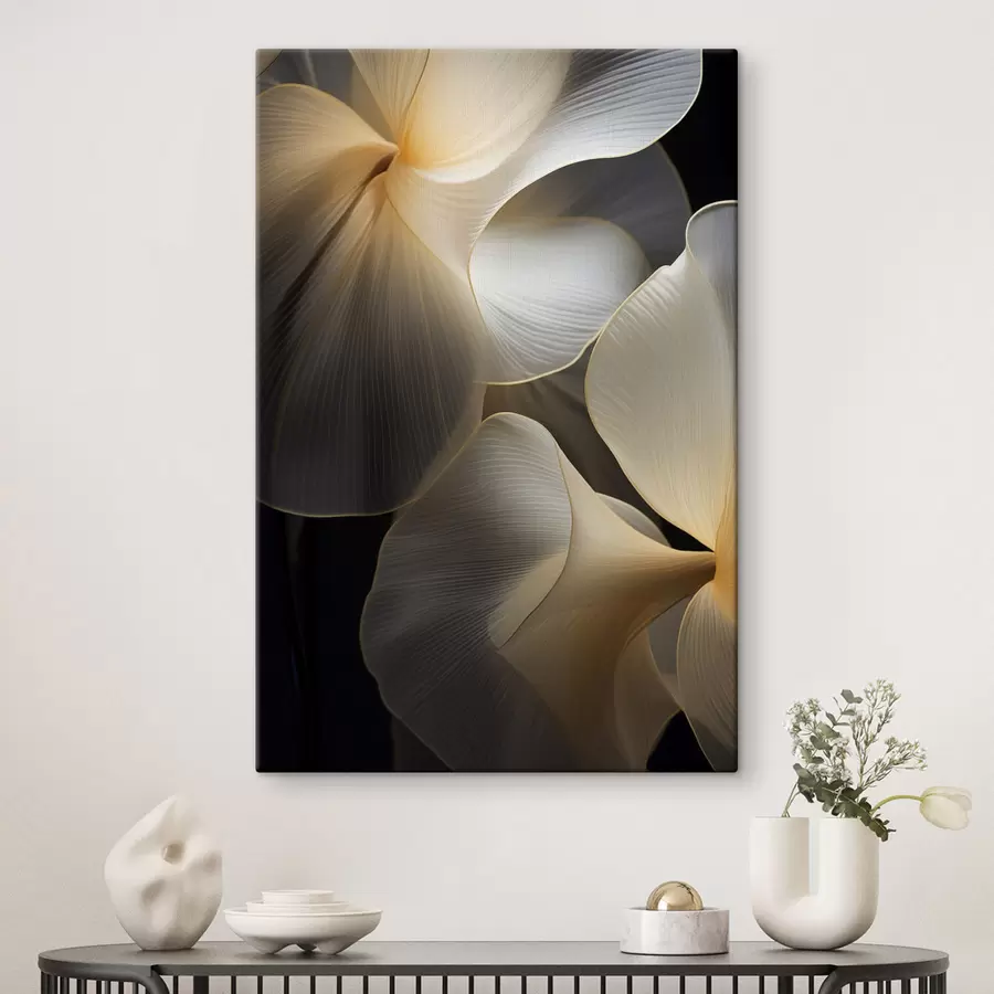 Obraz Abstraktní plynoucí průsvitné okvětní lístky s jemnými liniemi na tmavém pozadí Č. s47859