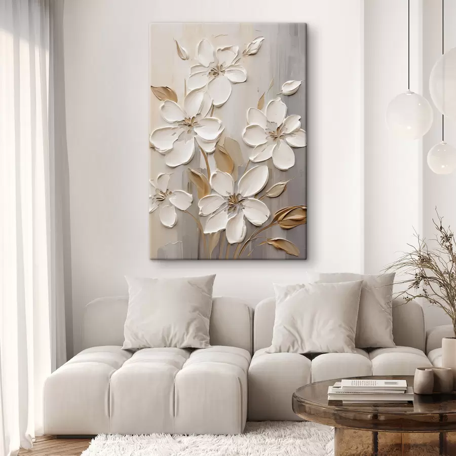 Obraz Abstraktní bílé květy s texturovanými okvětními lístky na neutrálním pozadí s jemnými tahy štětcem napodobujícími malbu. Č. s47874