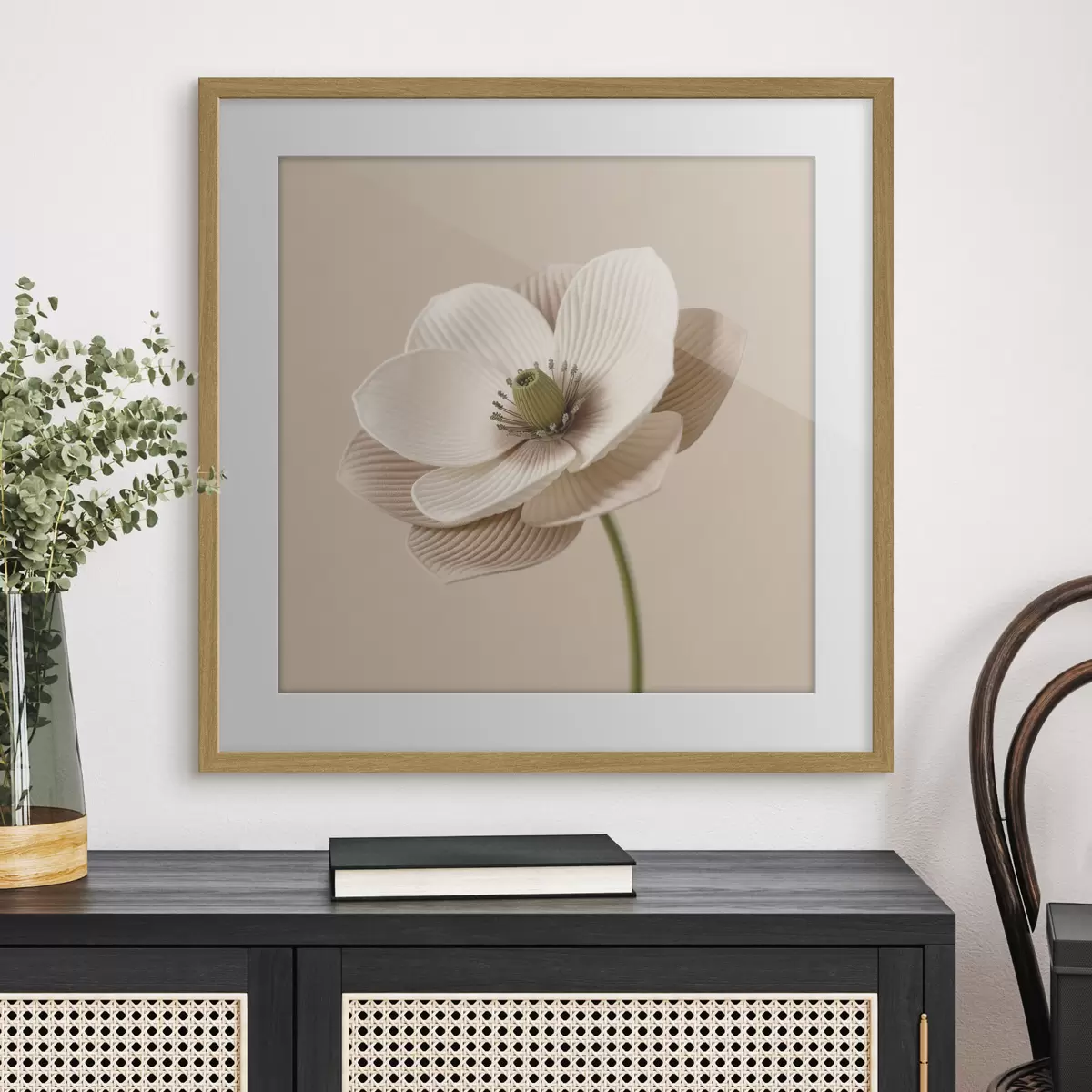 Poster Květina s reliéfními okvětními lístky v béžové barevné škále v minimalistickém stylu f49719