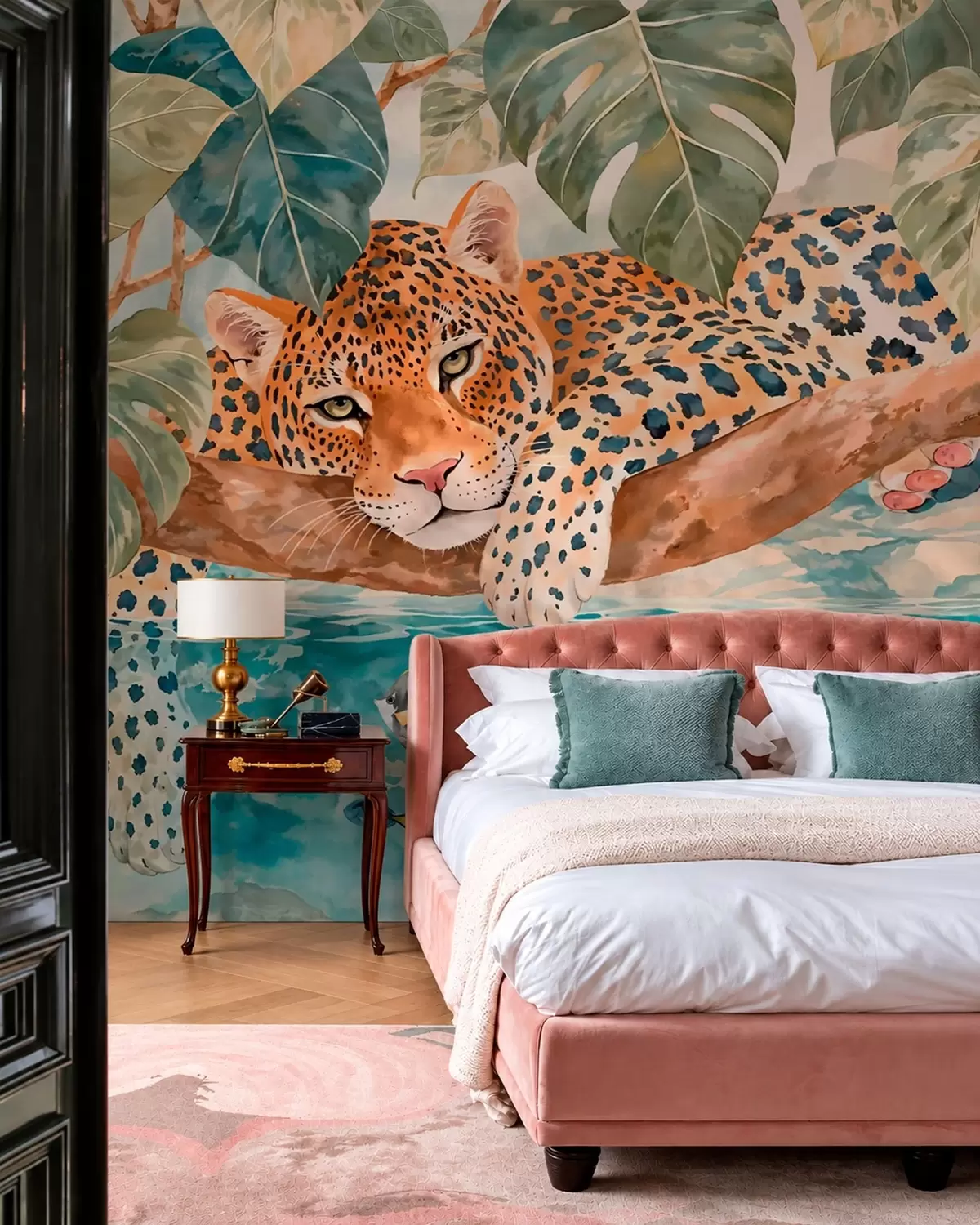 Fototapet Leopard na větvi nad vodou s barevnými rybami w05954